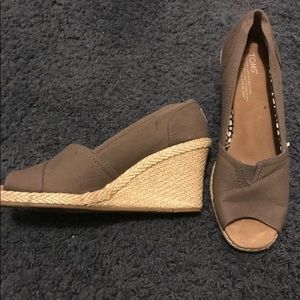 Tom’s Madras Wedge in Ash- nearly new!